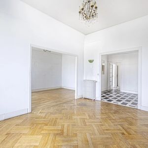 Property in Carre d'Or