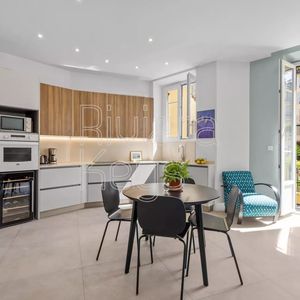 Property in Carre d'Or