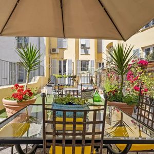 Property in Carre d'Or