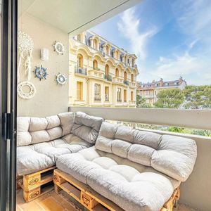 Property in Carre d'Or