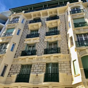 Property in Carre d'Or