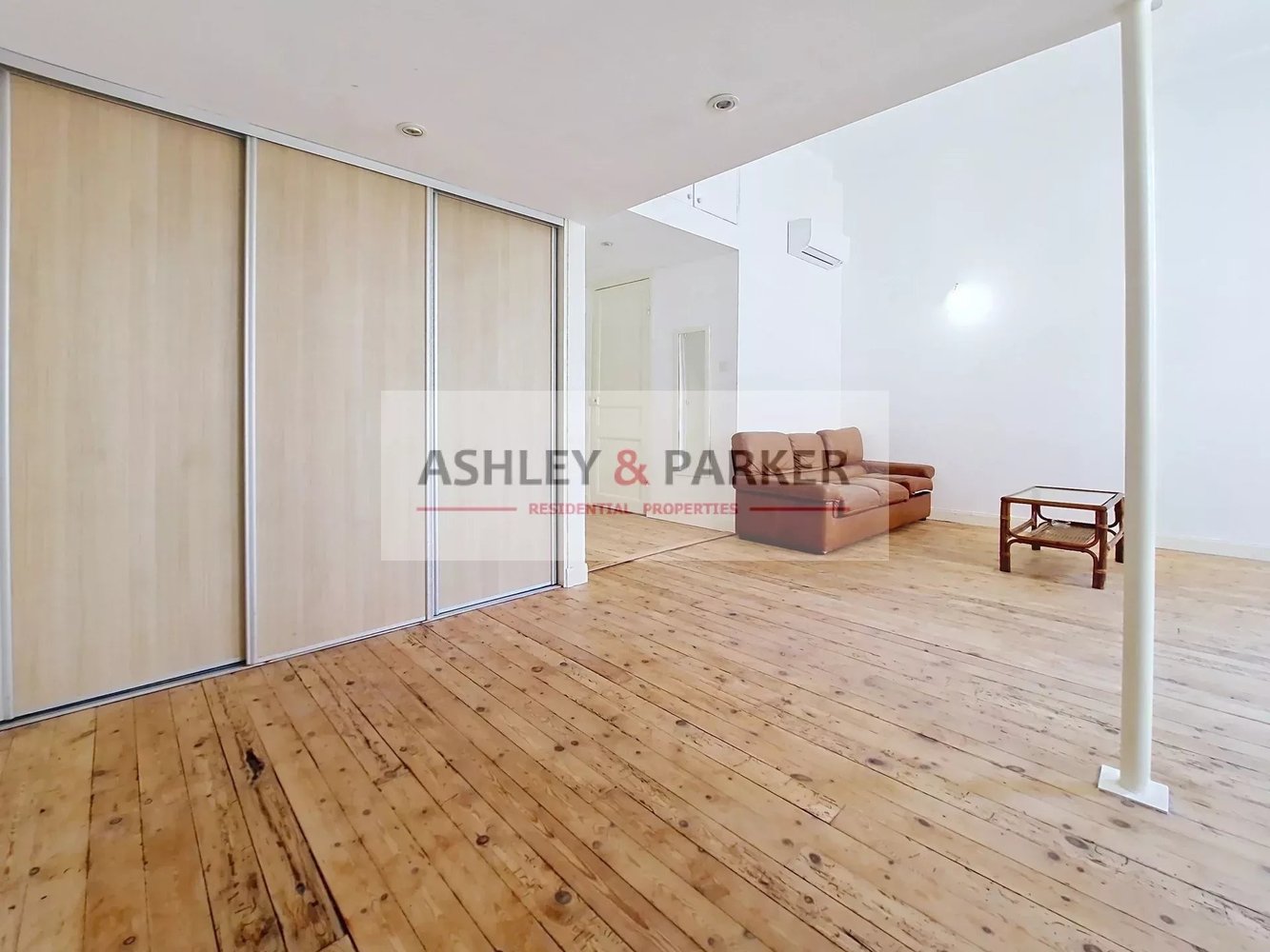 Property photo in Carre d'Or