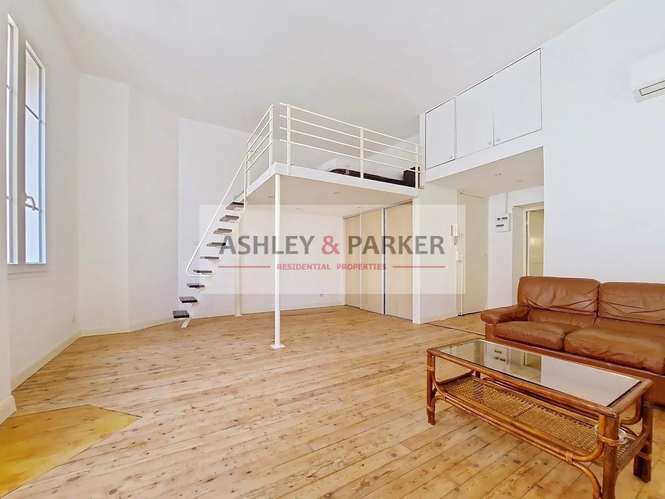 Property photo in Carre d'Or