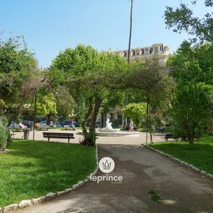 Property in Carre d'Or