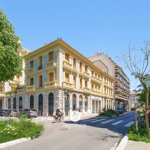 Property in Carre d'Or