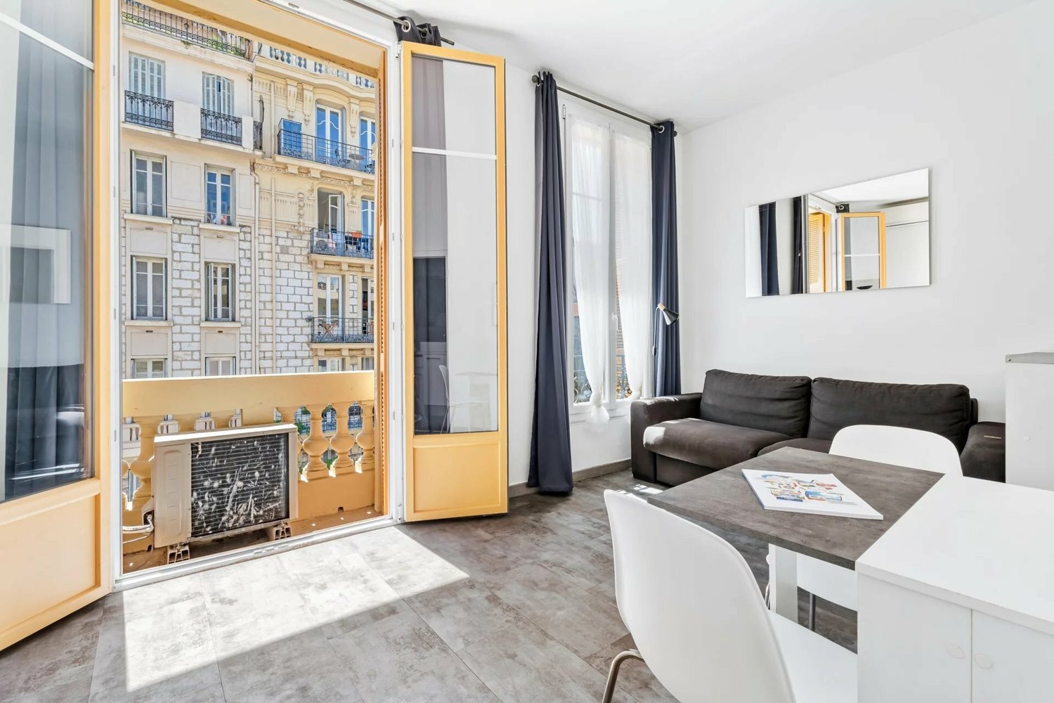 Property photo in Carre d'Or