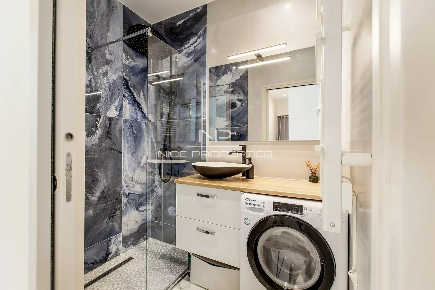 Property photo in Carre d'Or