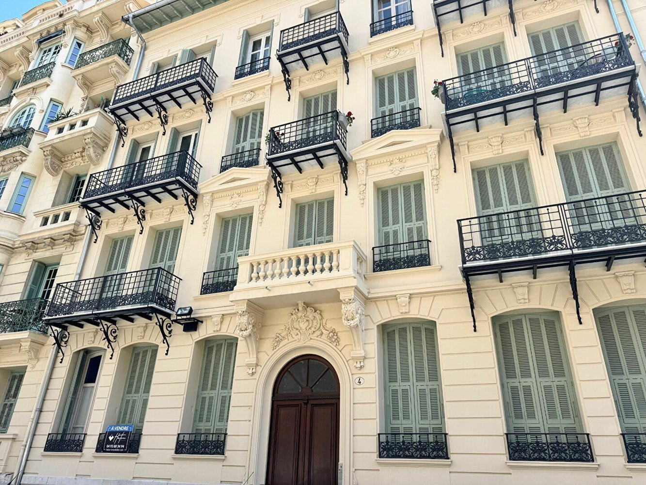 Property photo in Carre d'Or