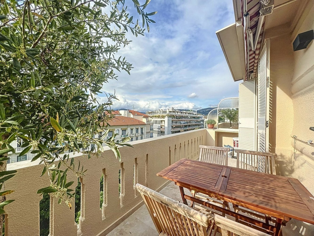 Property photo in Carre d'Or