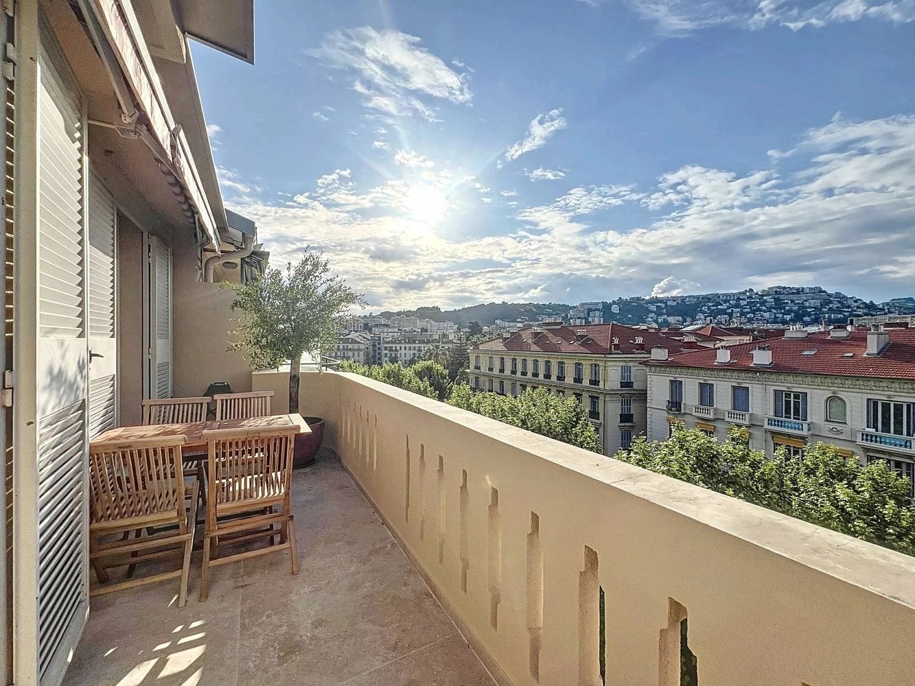 Property photo in Carre d'Or