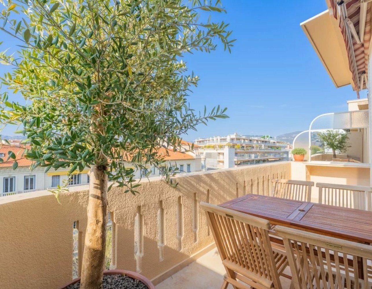 Property photo in Carre d'Or