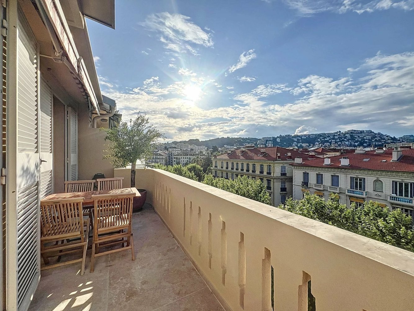 Property photo in Carre d'Or