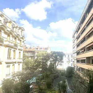 Property in Carre d'Or