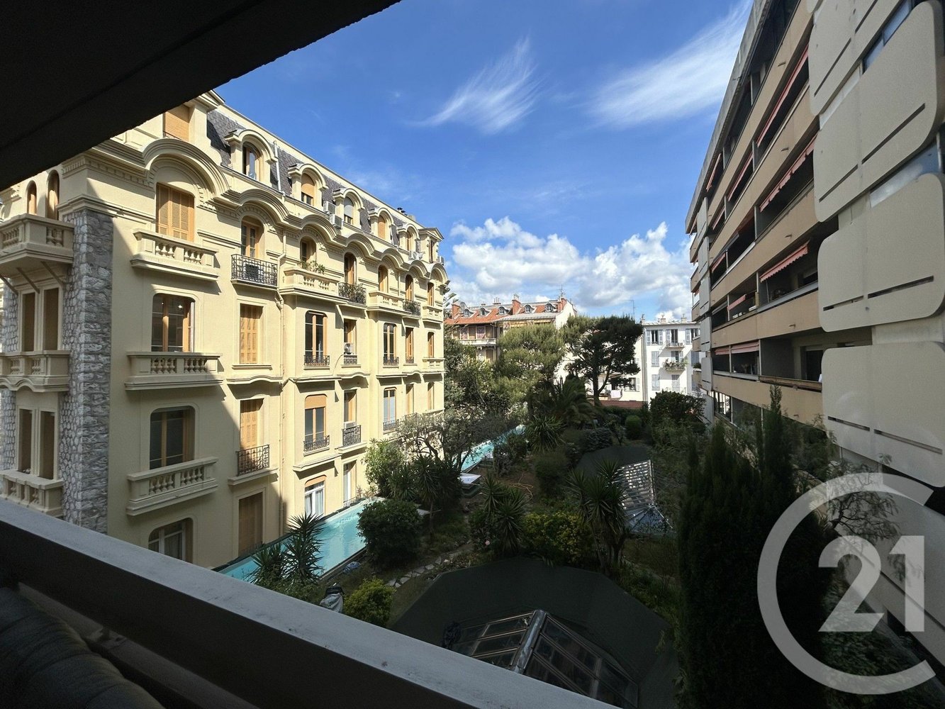 Property photo in Carre d'Or