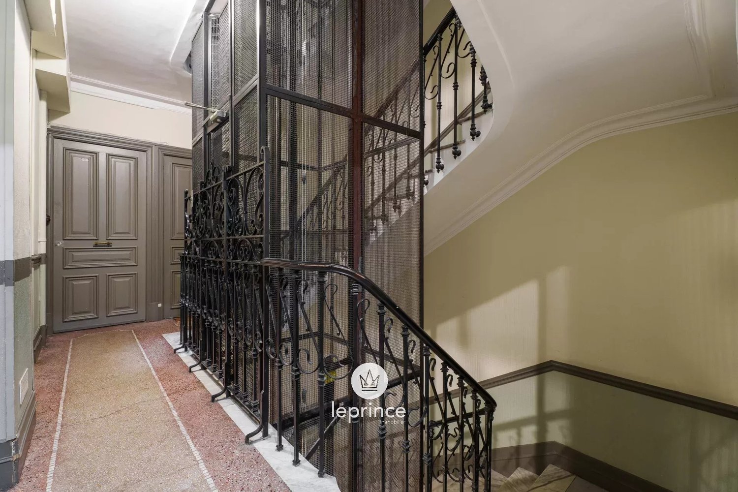 Property photo in Carre d'Or