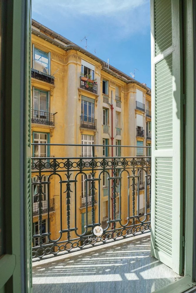 Property photo in Carre d'Or