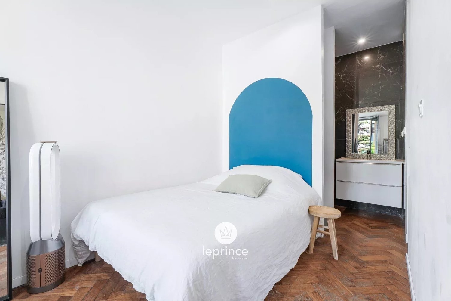 Property photo in Carre d'Or