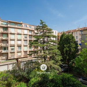 Property in Carre d'Or