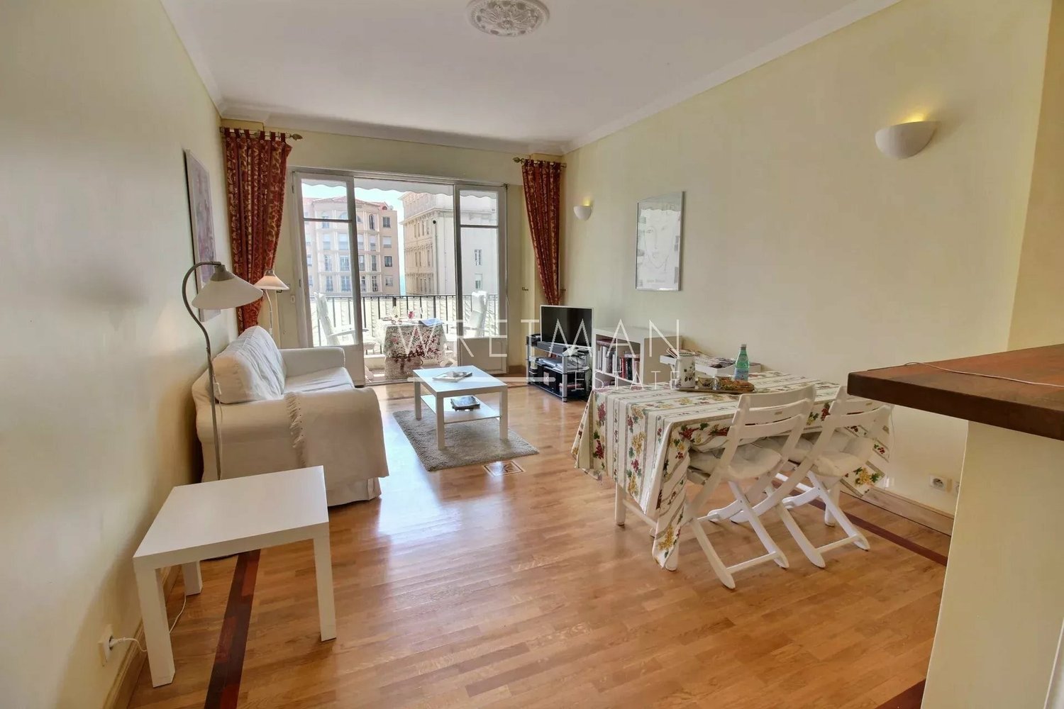 Property photo in Carre d'Or