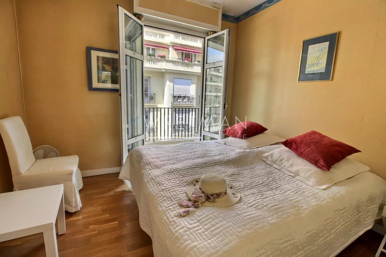 Property photo in Carre d'Or