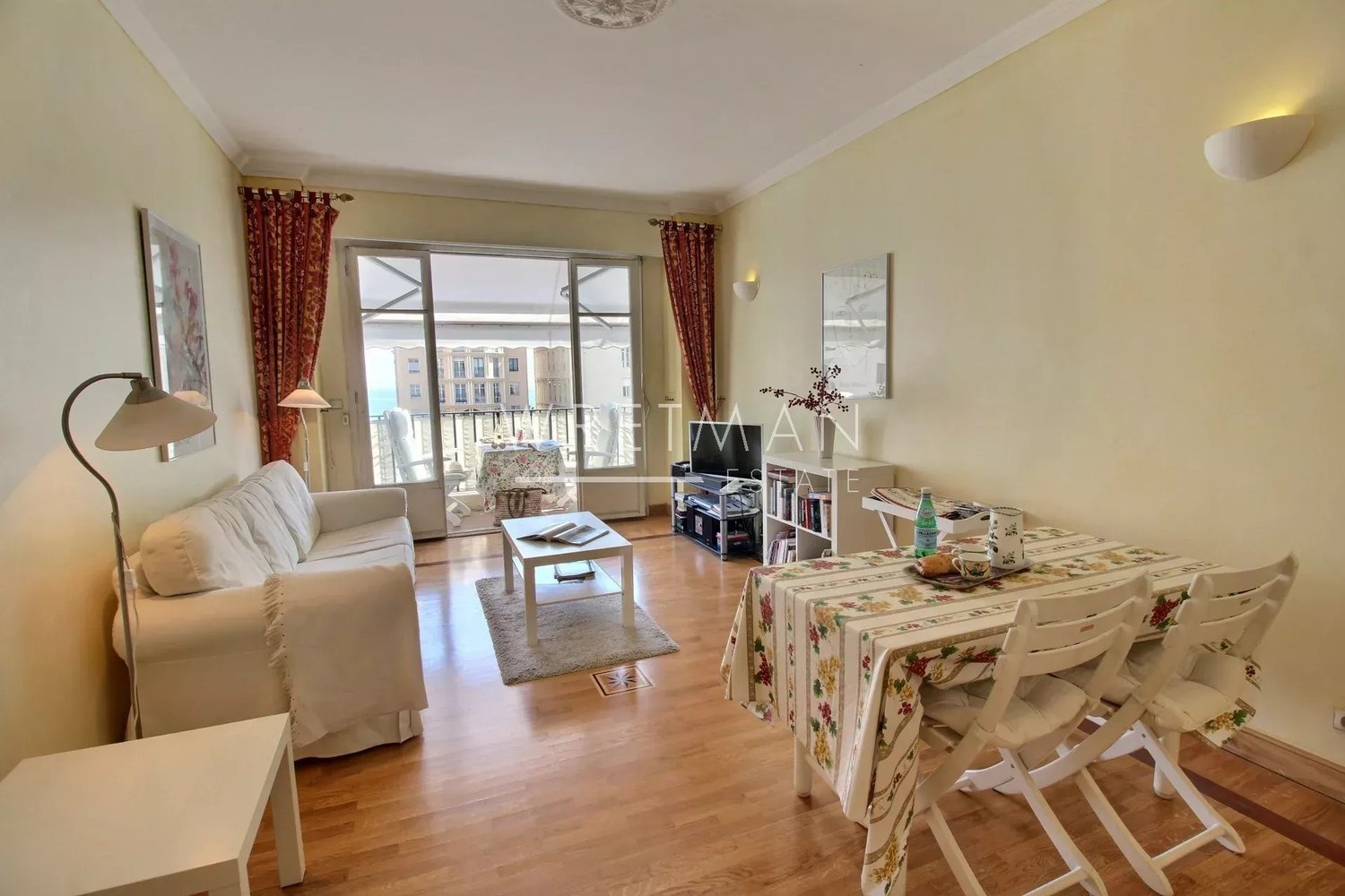 Property photo in Carre d'Or