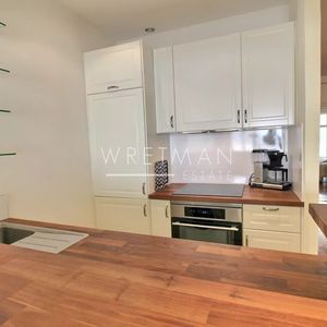 Property in Carre d'Or