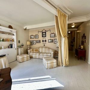 Property in Carre d'Or