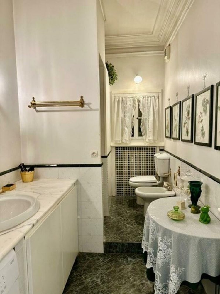 Property photo in Carre d'Or