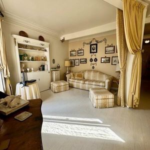 Property in Carre d'Or