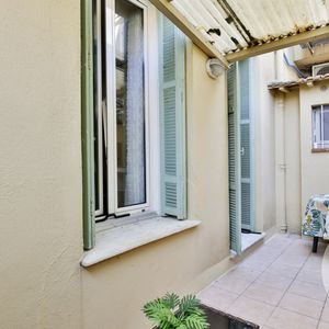 Property in Carre d'Or