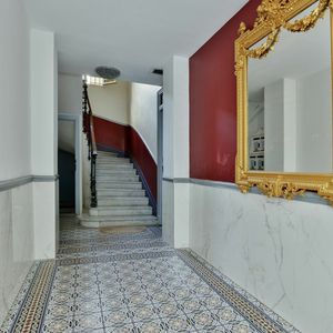 Property in Carre d'Or