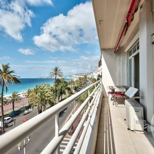 Property in Carre d'Or