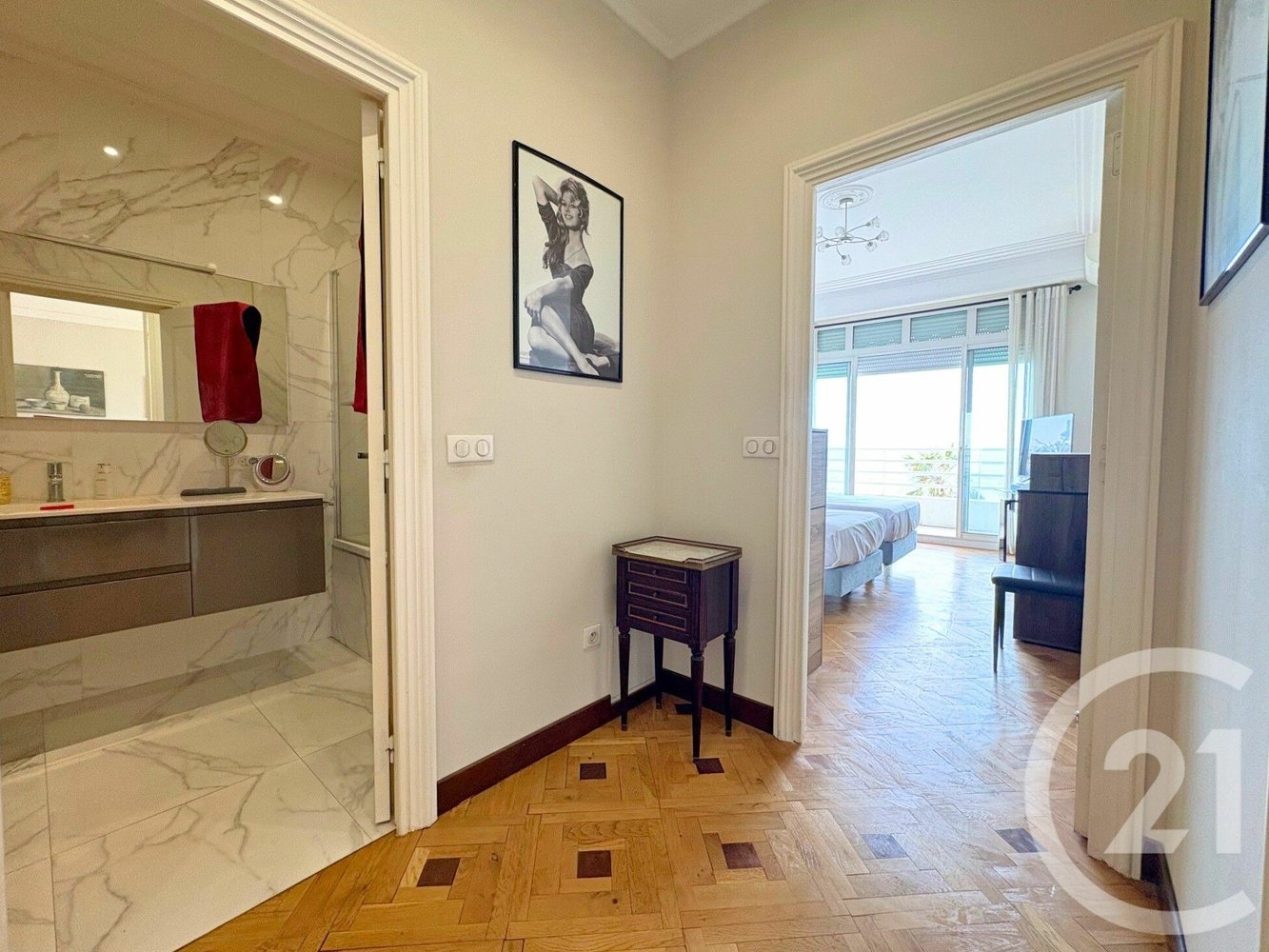 Property photo in Carre d'Or