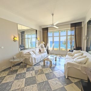 Property in Carre d'Or