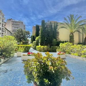 Property in Carre d'Or