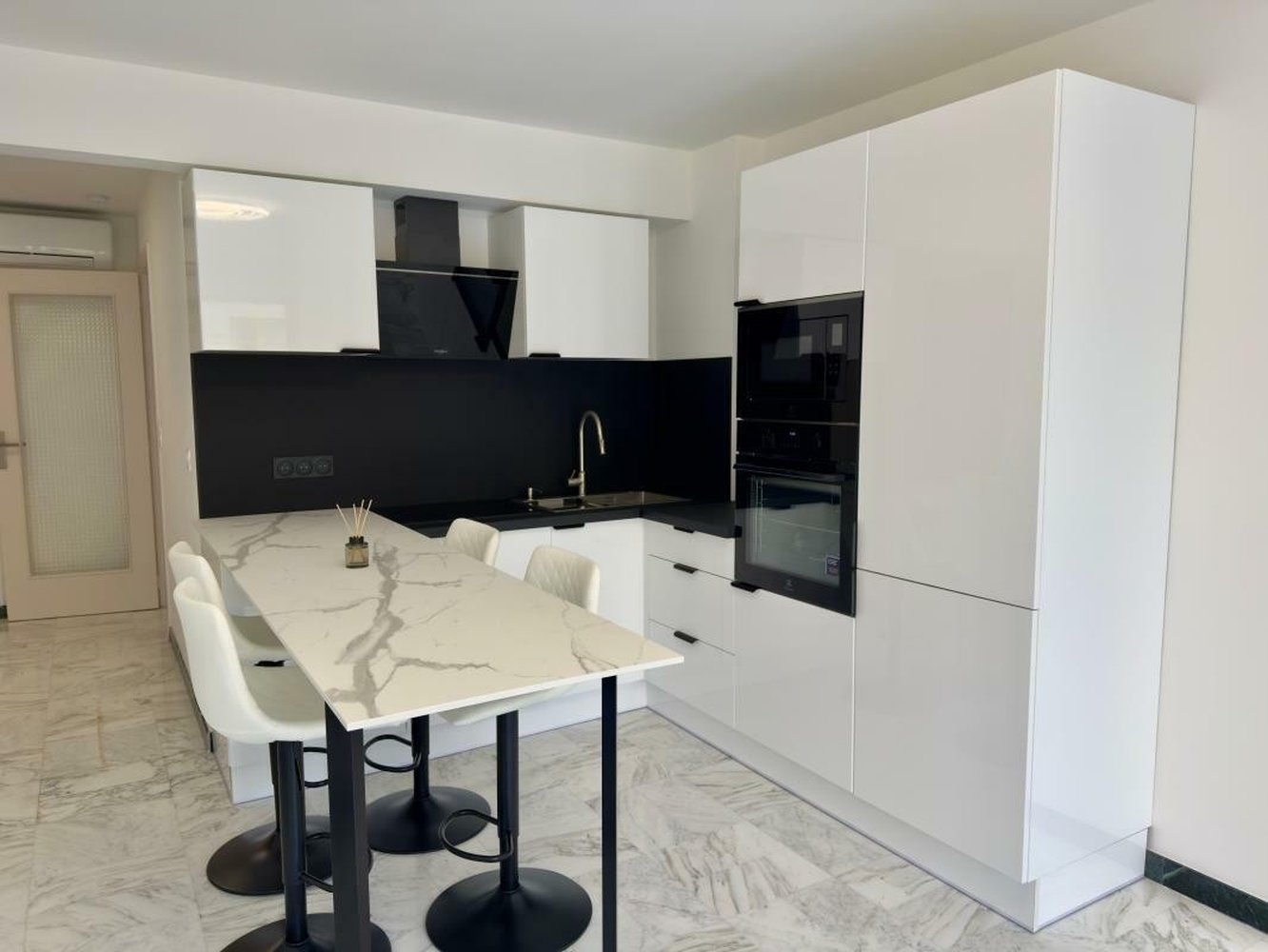 Property photo in Carre d'Or