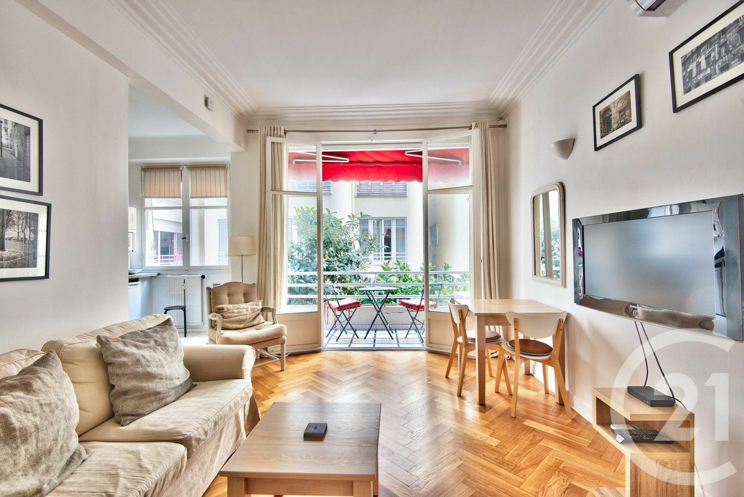 Property photo in Carre d'Or