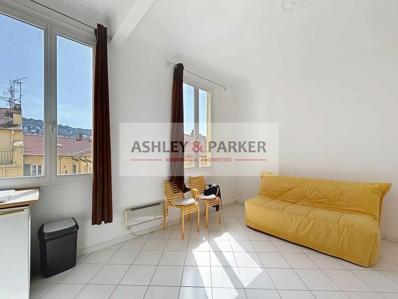 Property photo in Port