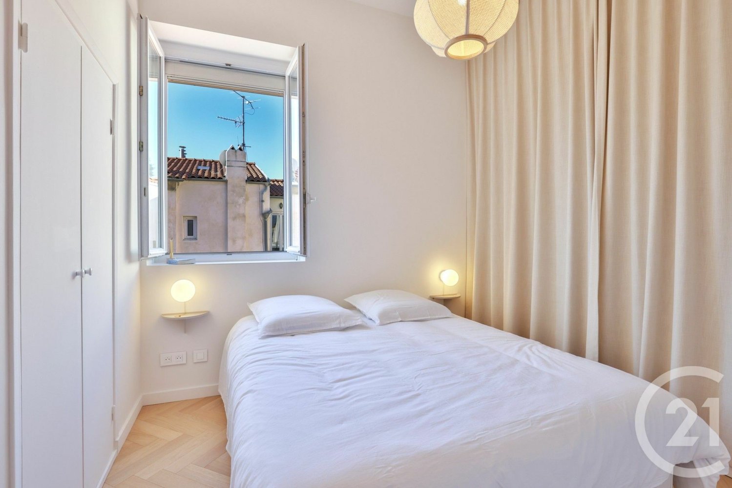 Property photo in Port