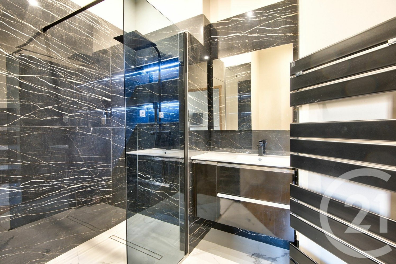 Property photo in Carre d'Argent