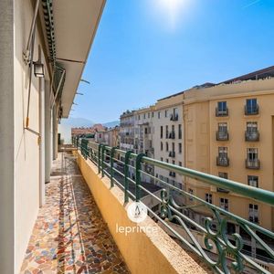 Property in Carre d'Argent