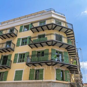 Property in Carre d'Argent