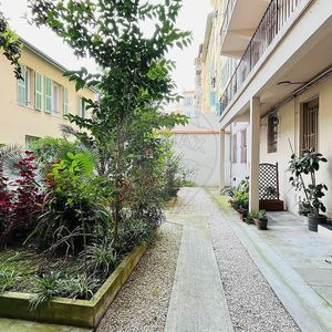 Property in Carre d'Or