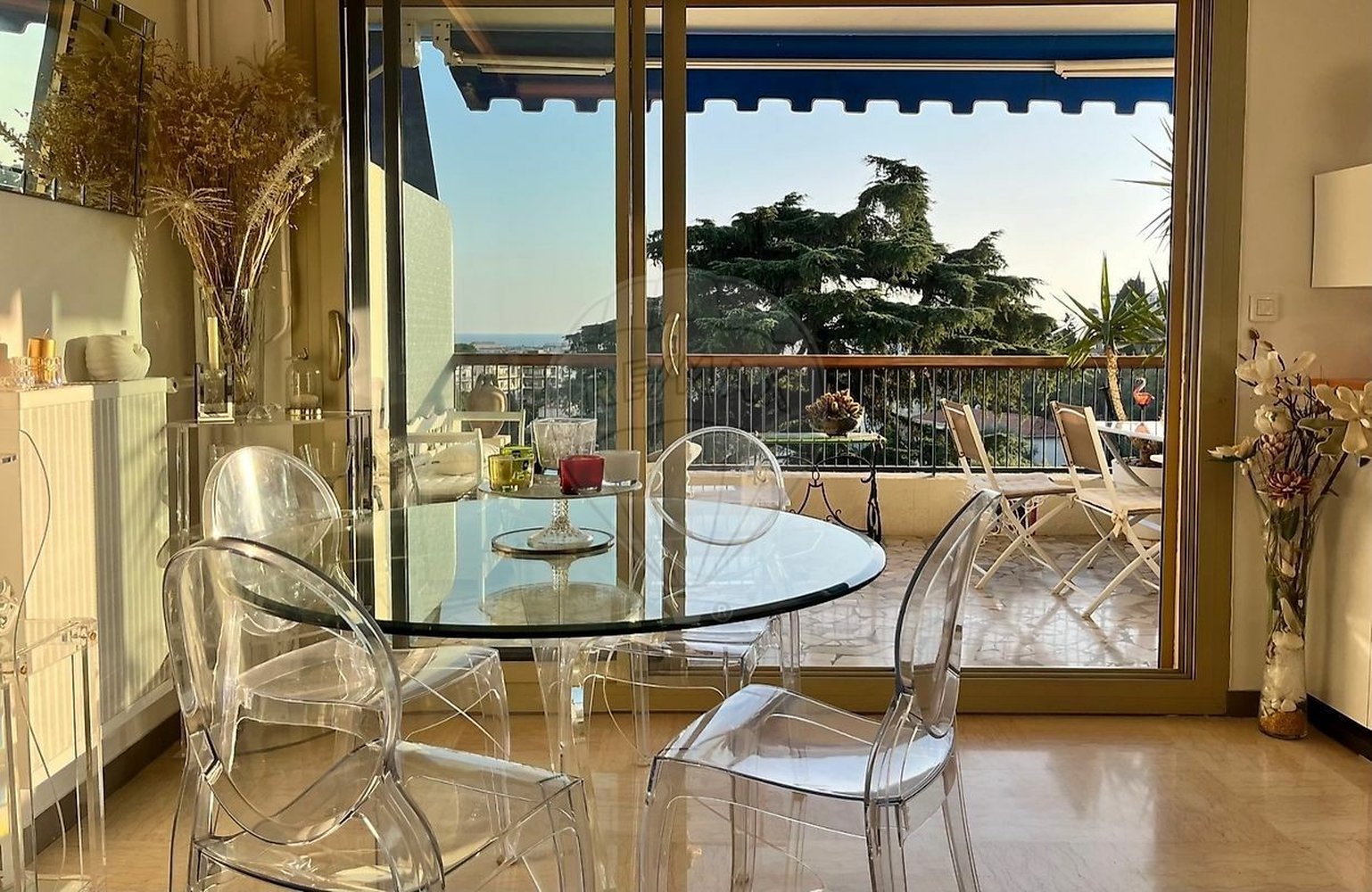 Property photo in Carre d'Or