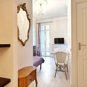 Property in Carre d'Or