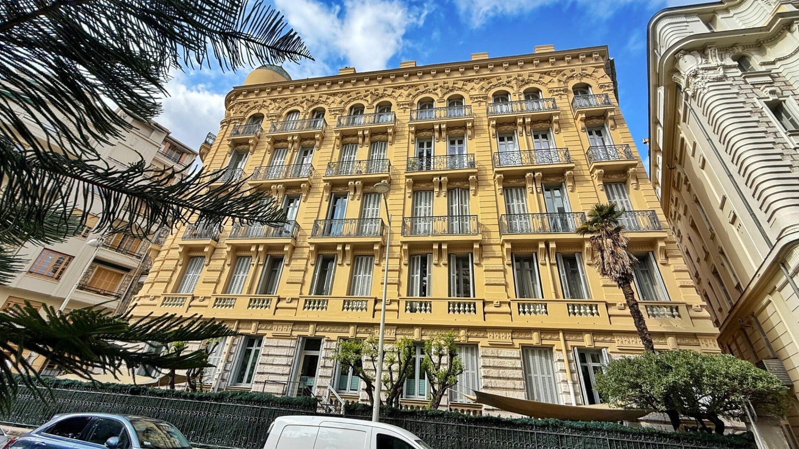 Property photo in Carre d'Or