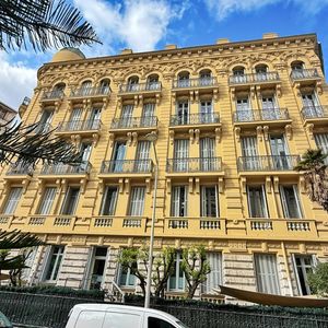 Property in Carre d'Or