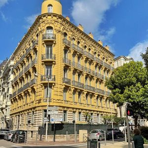 Property in Carre d'Or