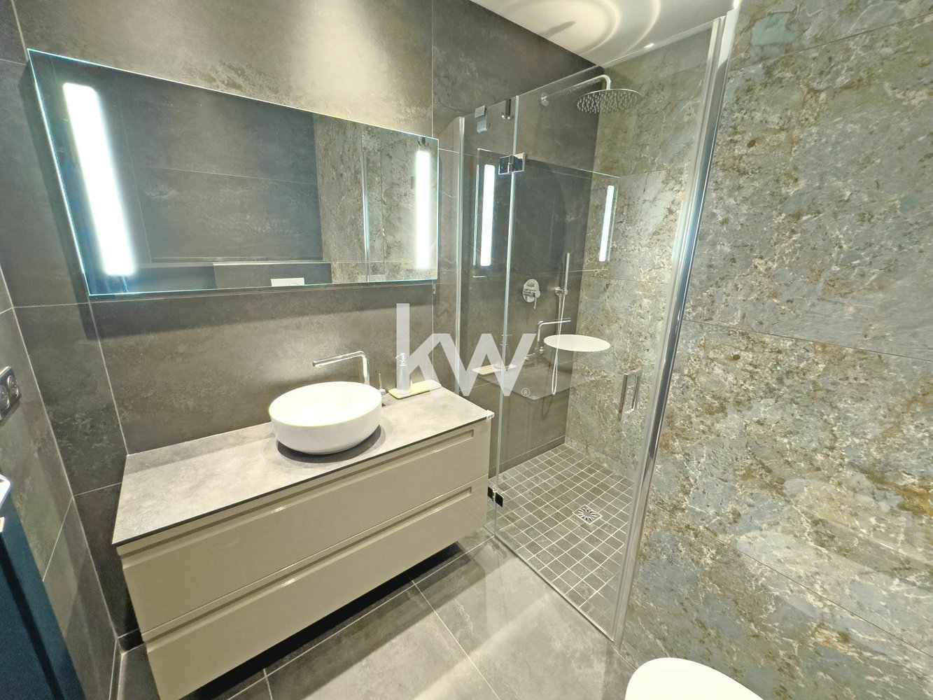 Property photo in Carre d'Or