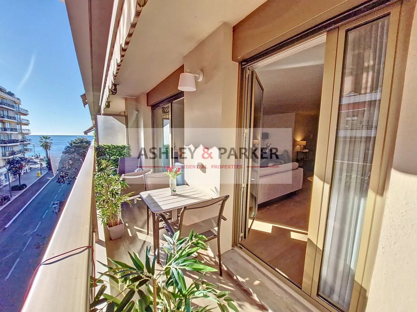 Property photo in Carre d'Or